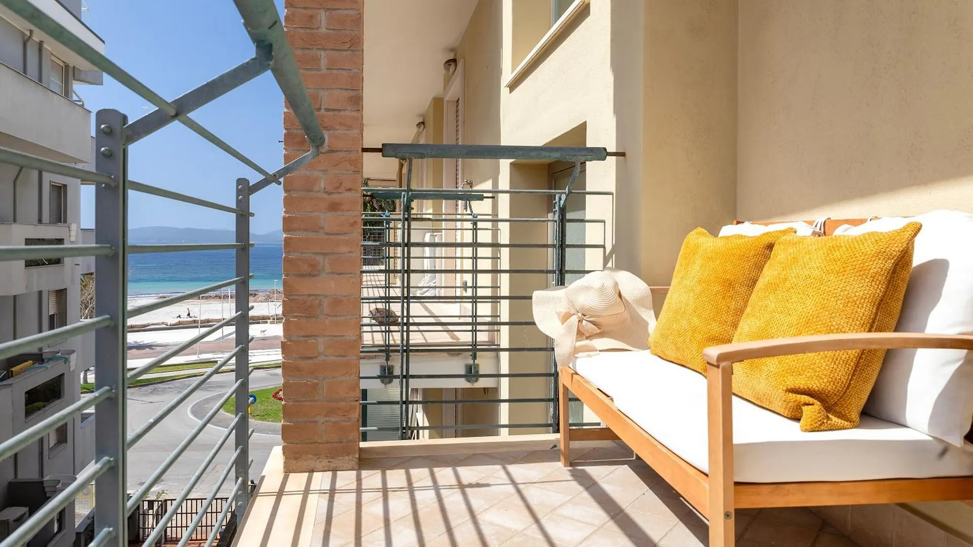 Apartment Seaview - Appartamento Fronte Mare Alghero Italy